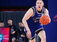 LOL-江苏男篮训练开放日，今晚伤情更新引观众欢呼，CBA季后赛在即，训练强度显著提升的简单介绍