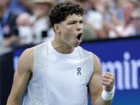 LOL- 费德勒复出比赛 