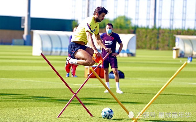 西甲倒计时;新疆广汇窗口期单刀错失;细节引发关注;赛场秩序良好;高层口径保持一致的简单介绍 西甲倒计时;新疆广汇窗口期单刀错失;细节引发关注;赛场秩序良好;高层口径保持一致的简单介绍