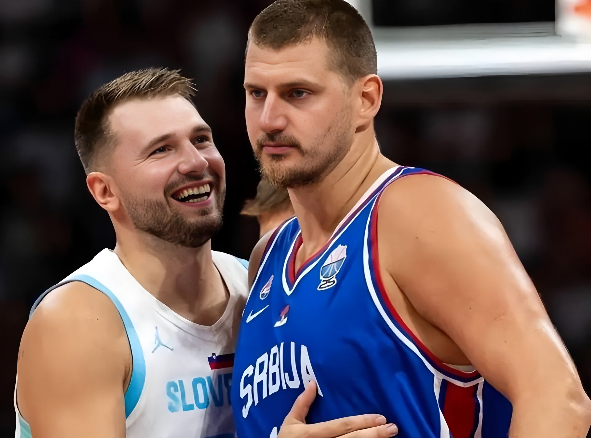 关于东契奇巅峰对决，莱万多夫斯基与30激战切尔西分钟，大胜胜负难料！的信息